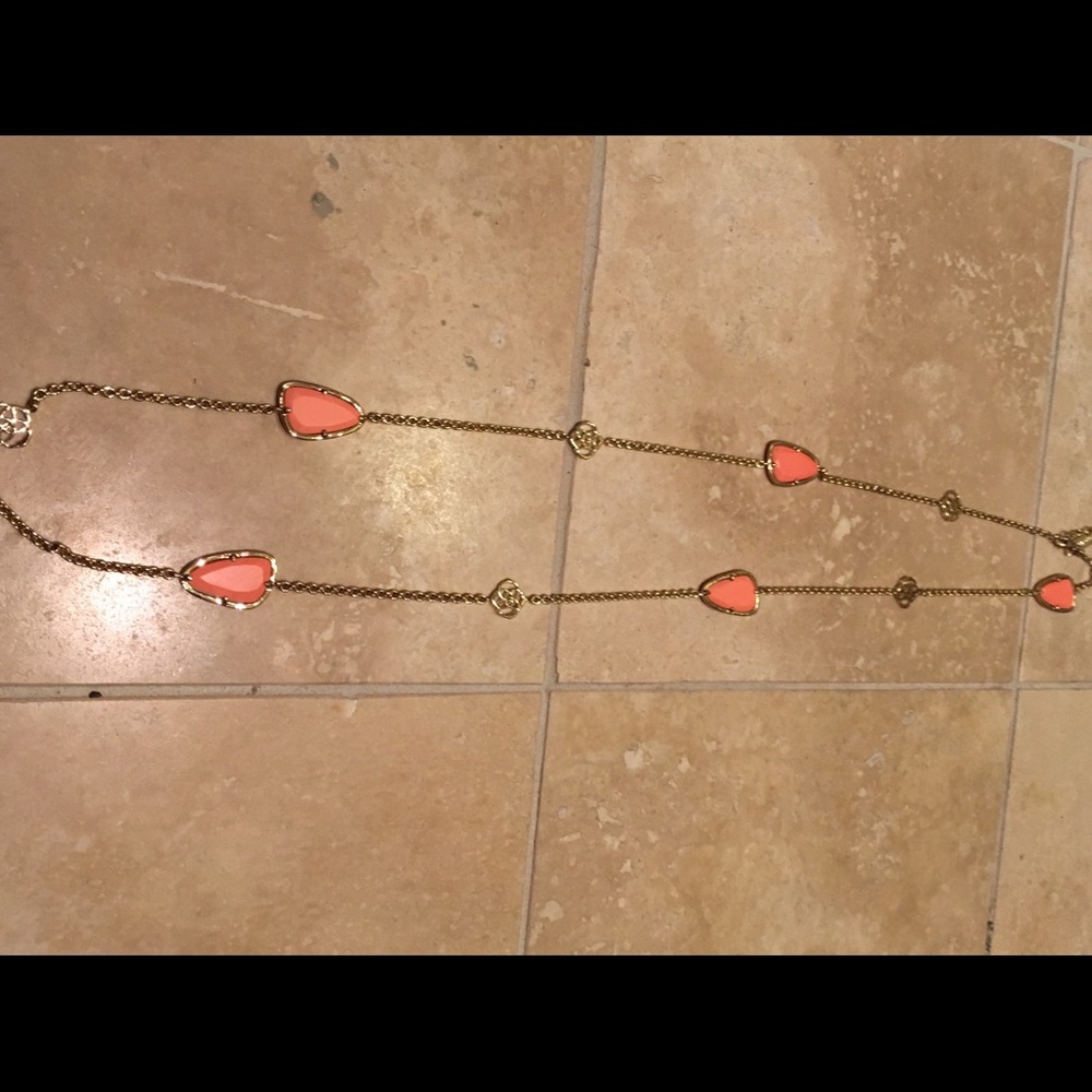 Kendra Scott necklace